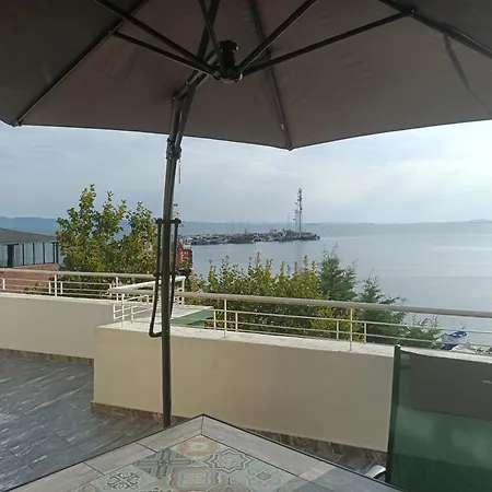 Seaside In Yellow Corner Проживание в семье