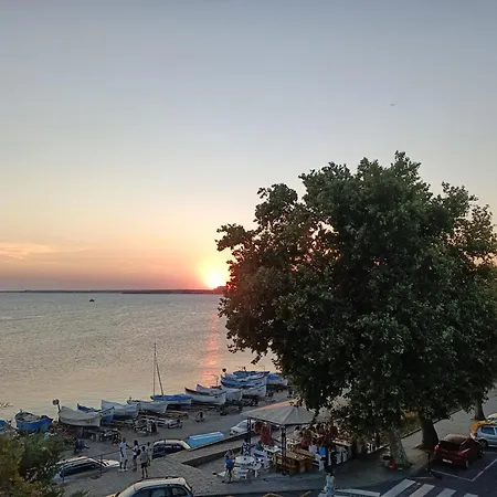 Seaside In Yellow Corner Проживание в семье